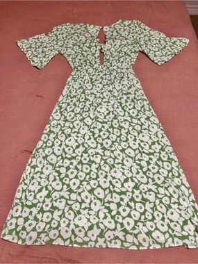Audrey 3+1 Green and White Floral Midi Dress with Keyhole Back